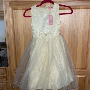 NWT! Girls Amemory In Formal Yellow Dress